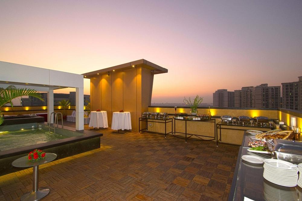 Hotel Lemon Tree Premier, Malad, Mumbai Exterior foto