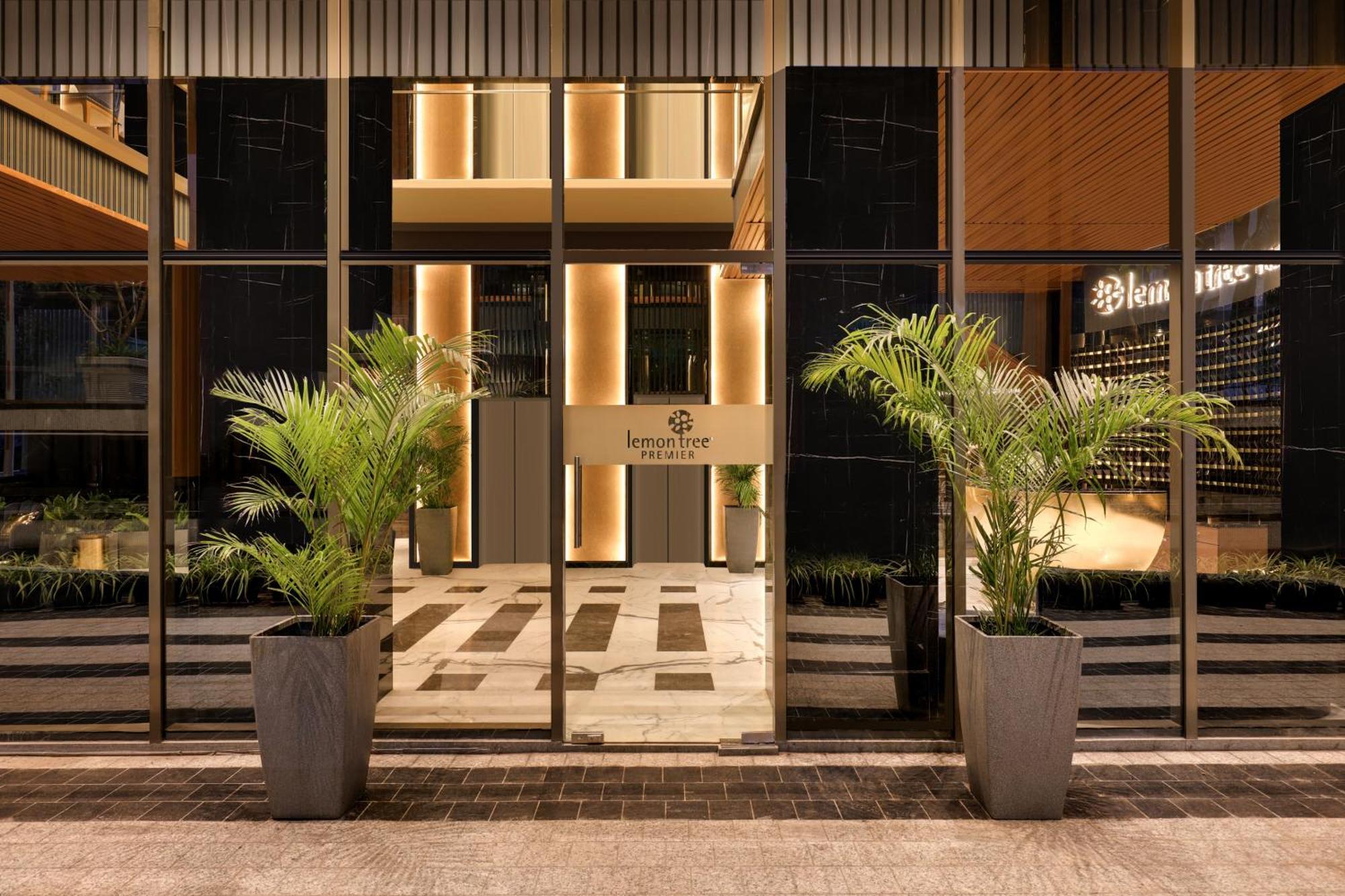 Hotel Lemon Tree Premier, Malad, Mumbai Exterior foto